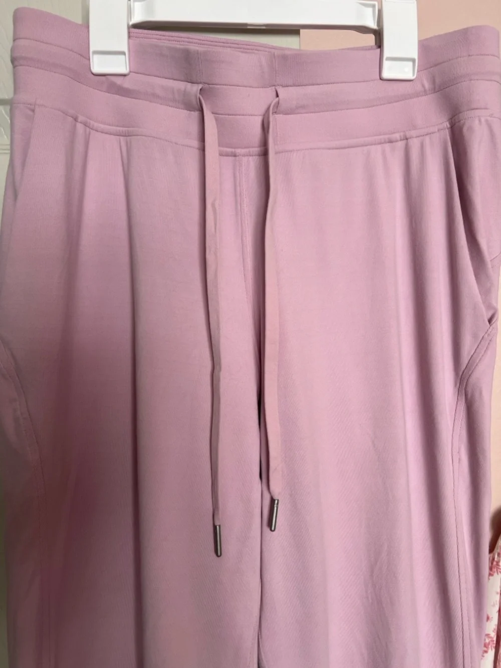 Lululemon Ready to Rulu
High-Rise Cropped Jogger (Pink Peony) - Picture 4 of 5